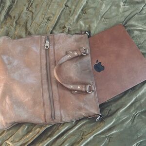 Badgley Mischka Crossbody Brown Leather Bag w/ gold hardware. Laptop bag.